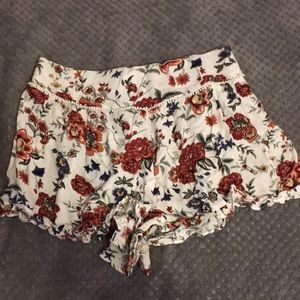 American Eagle floral flair shorts